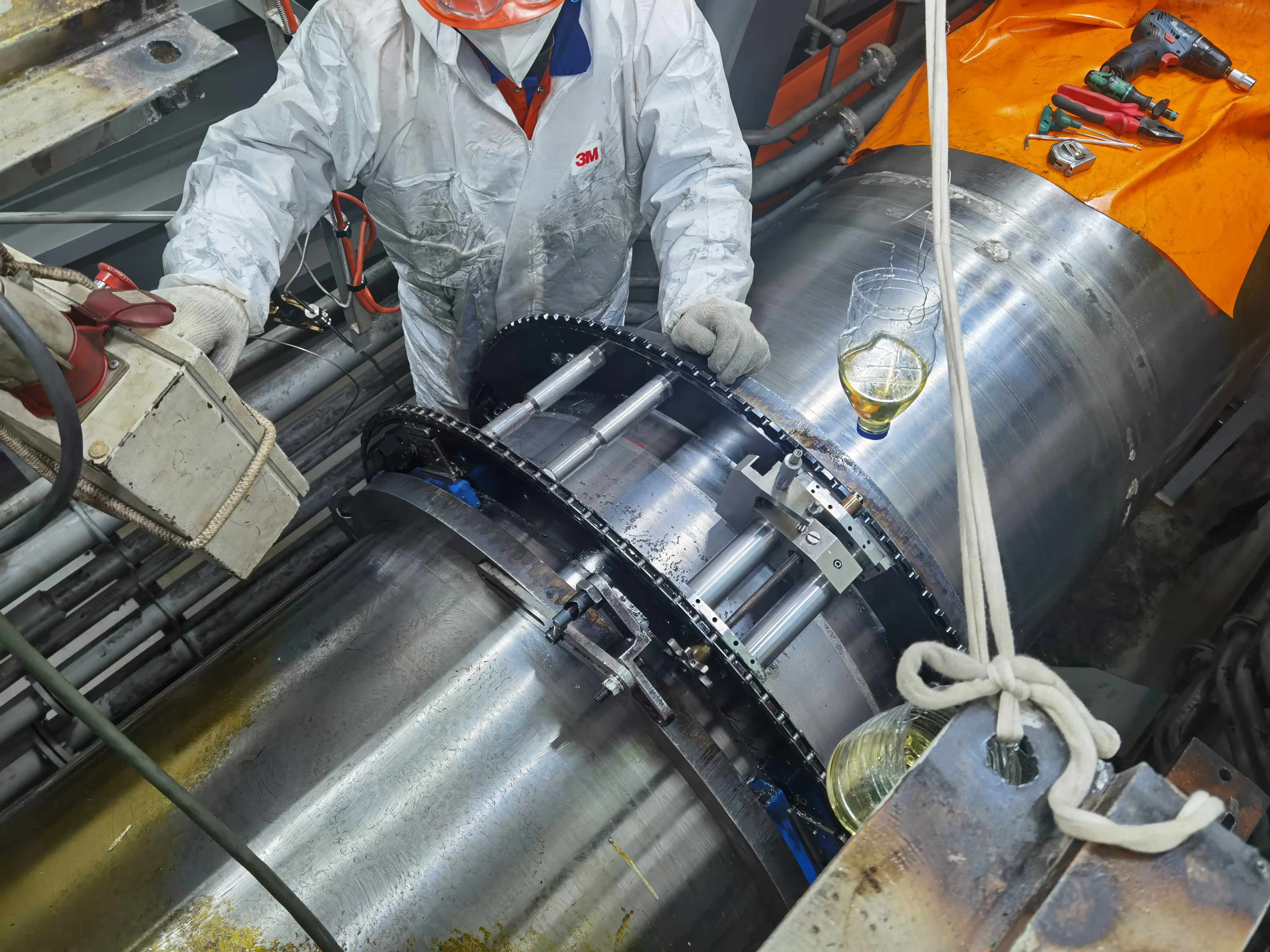 Laser alignment tools used for engine shaft and machinery